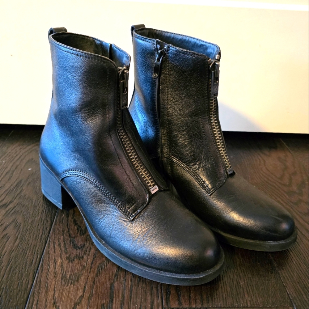 Bussola Heeled Booties